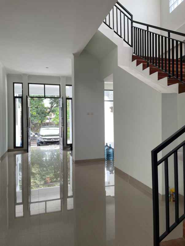 rumah jln raya petamburan