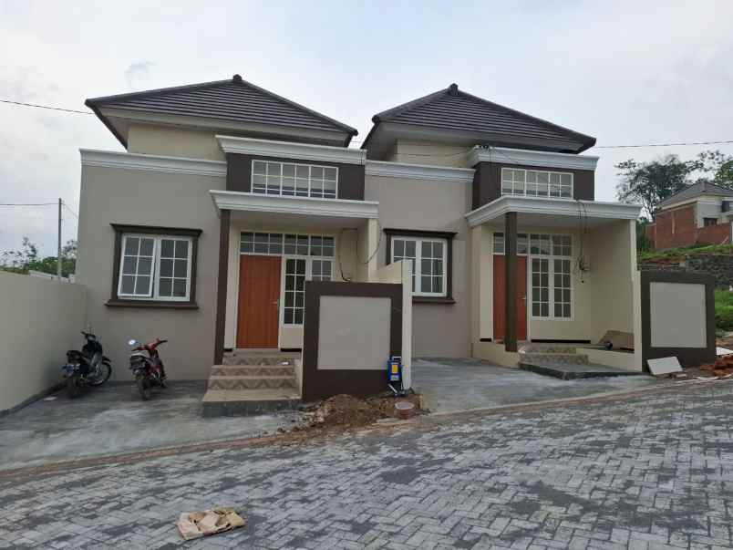 rumah konsep villa modern di kota malang