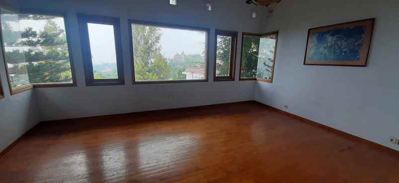 rumah lembah pakar timur