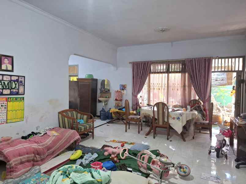 rumah luas di slawu jember jl cendrawasih