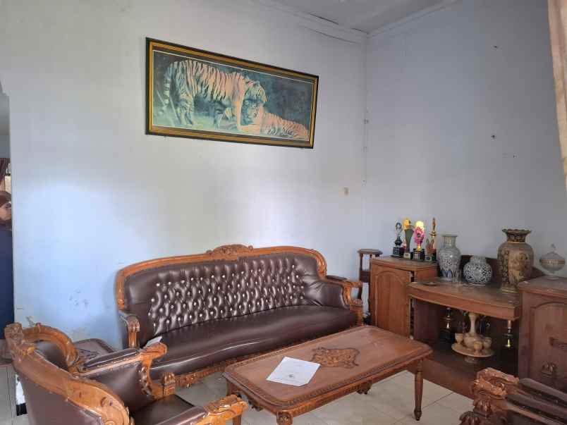 rumah luas di slawu jember jl cendrawasih