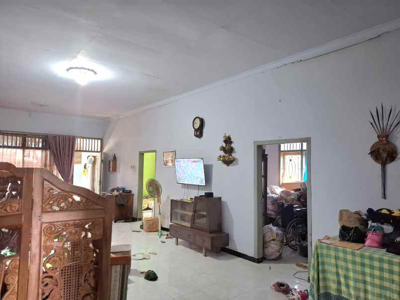 rumah luas di slawu jember jl cendrawasih