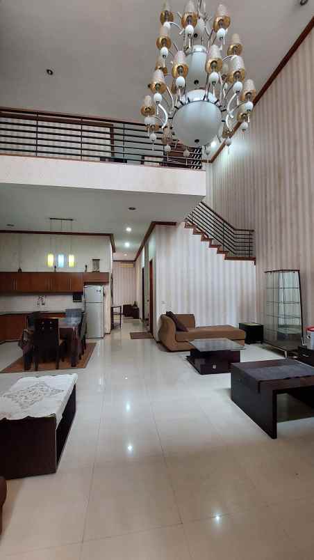rumah luas full furnished di taman millenium bandung