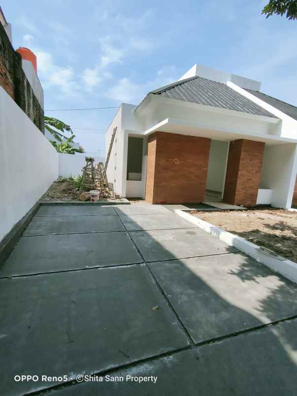 rumah meruyung limo depol