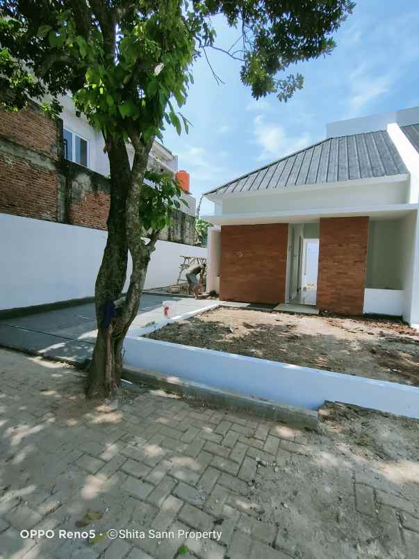 rumah meruyung limo depol