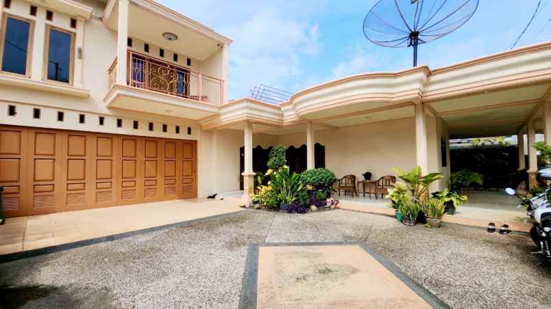 rumah mewah 2 lantai di kedaton bandar lampung