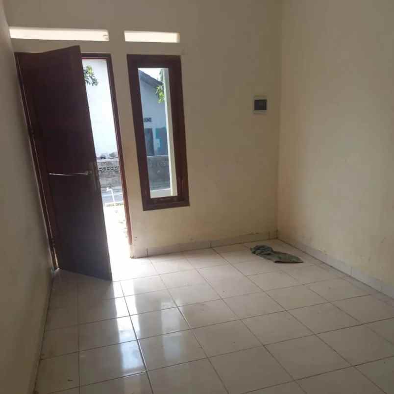 rumah minimalis tepi aspal di jl godean km 7 5 sleman