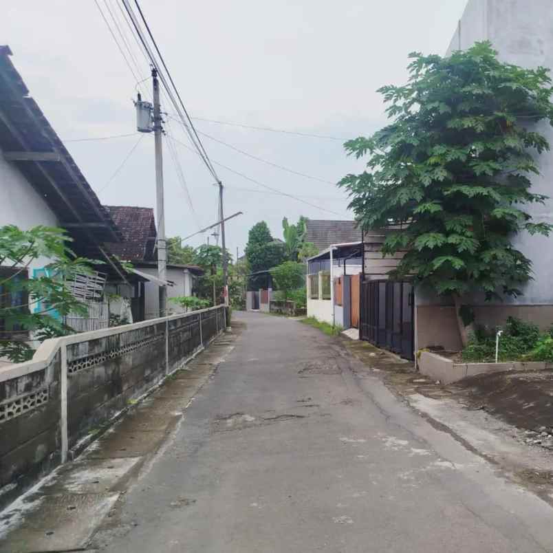 rumah minimalis tepi aspal di jl godean km 7 5 sleman
