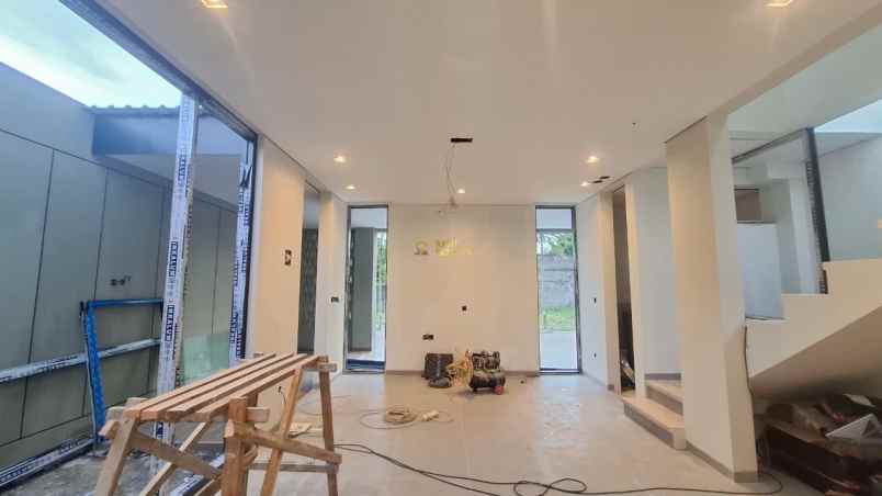 rumah modern 2 lantai 5 menit ke rs hermina jogja