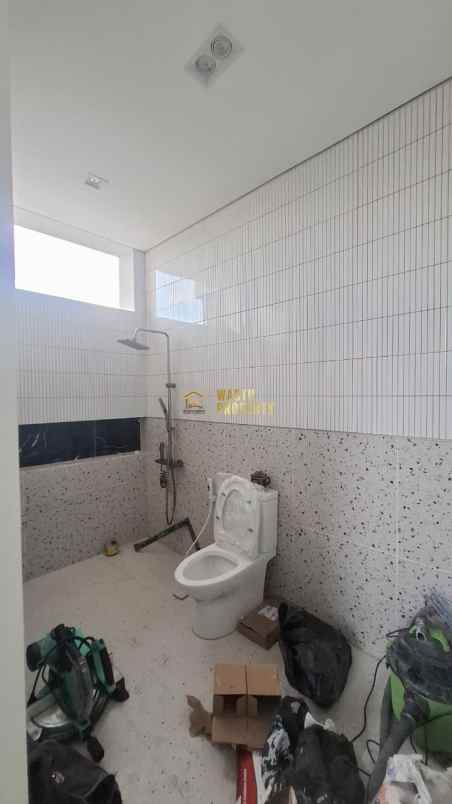 rumah modern 2 lantai 5 menit ke rs hermina jogja