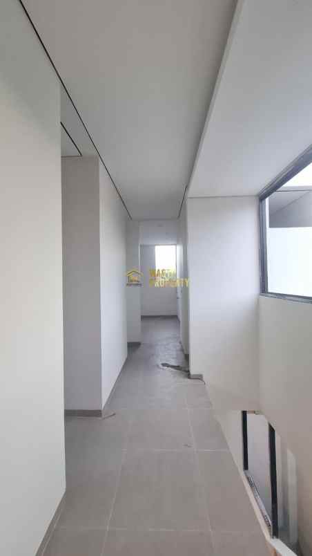 rumah modern 2 lantai 5 menit ke rs hermina jogja