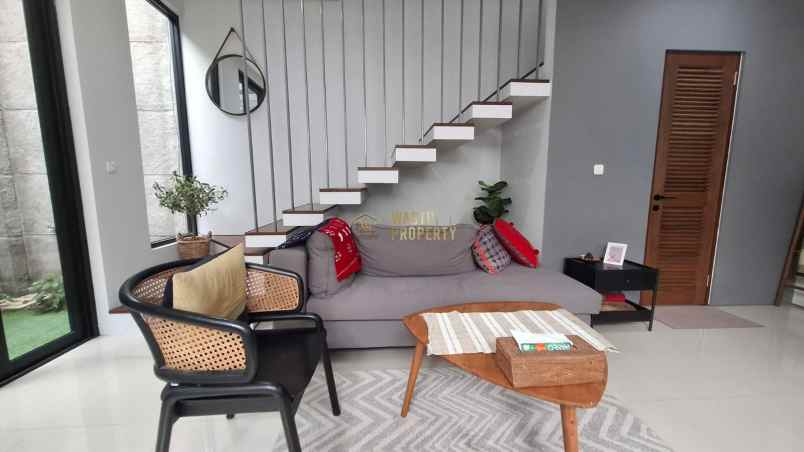 rumah modern 2 lantai di jagakarsa dekat mrt fatmawati