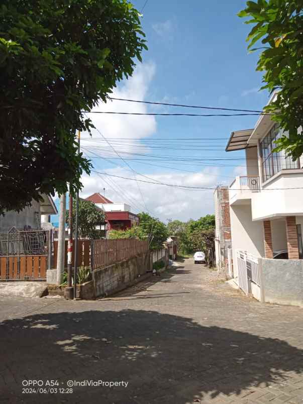 rumah modern 2 lantai kawasan nyaman jalan lebar