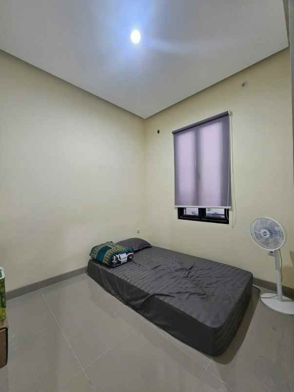 rumah modern minimalis 2 5 lantai di jagakarsa jaksel