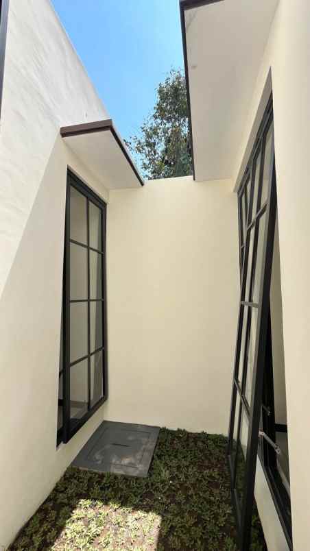 rumah modern minimalis dekat gor ken arok