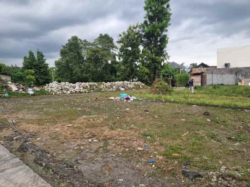 rumah modern minimalis di jakal km 10 dekat ugm