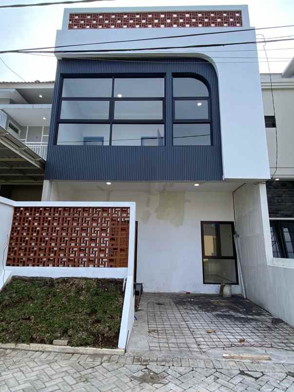 rumah modern siap huni dekat itn