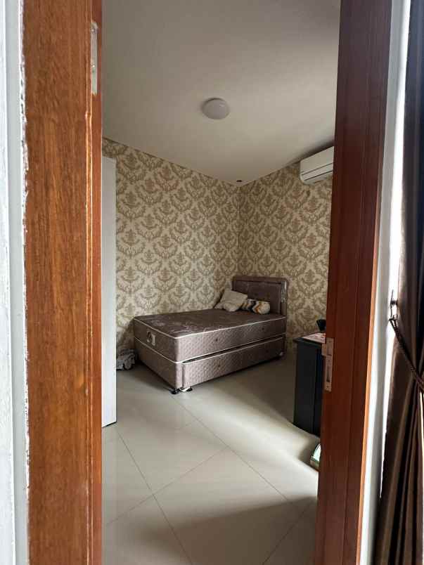 rumah modern siap huni lokasi di permata jingga