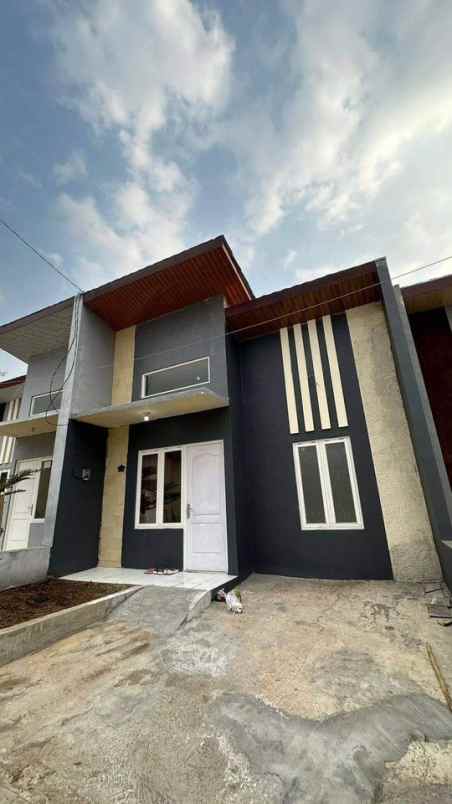 Rumah Modern Strategis Lokasi Dekat Smkn 9 Kota Malang