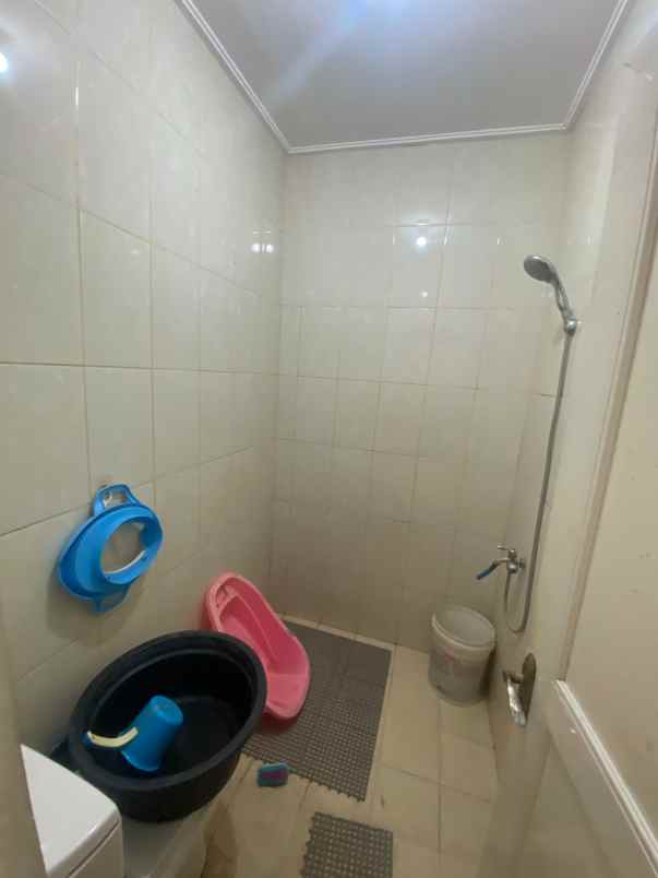 rumah nyaman disewakan siap huni lokasi strategis