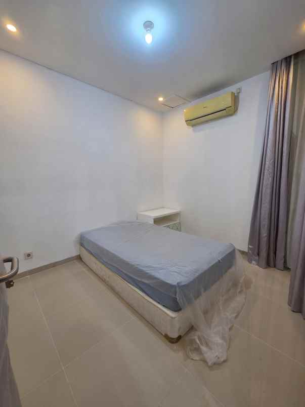 rumah pakuwon indah mansion pf surabaya