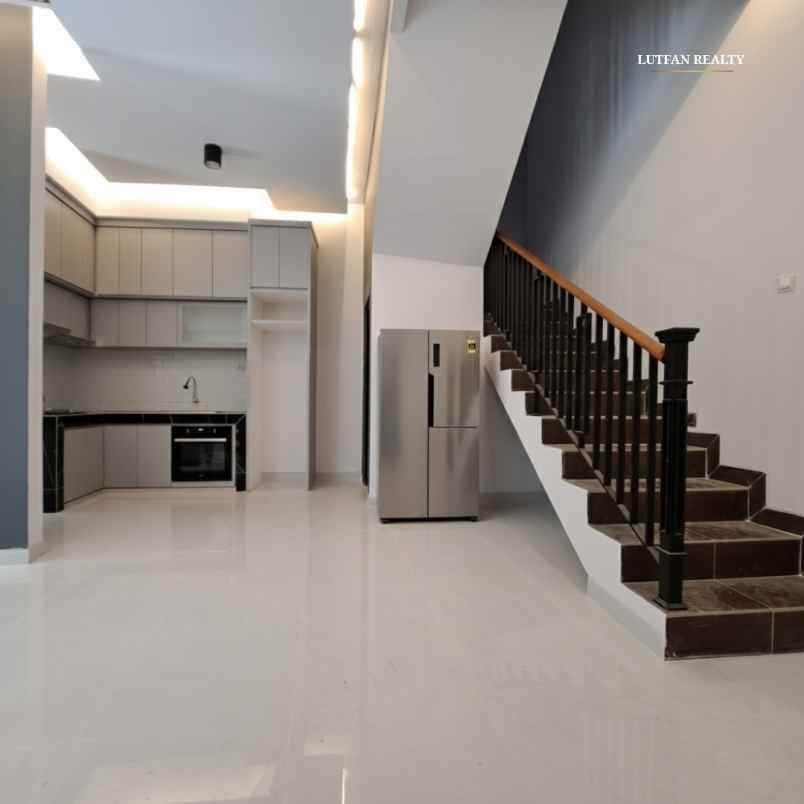 rumah pejaten timur dalam cluster