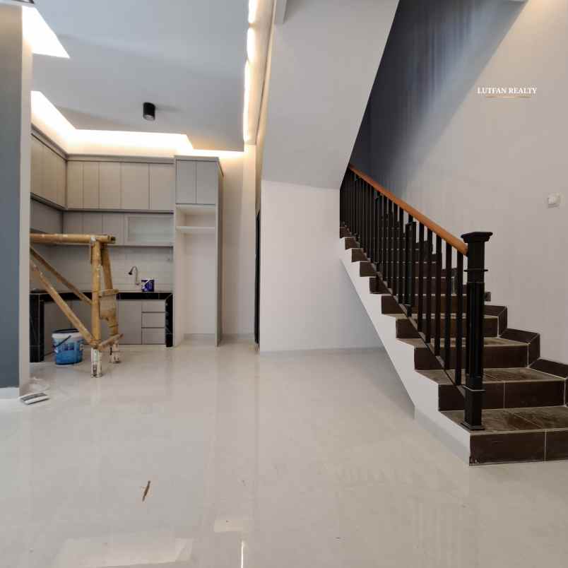 rumah pejaten timur dalam cluster