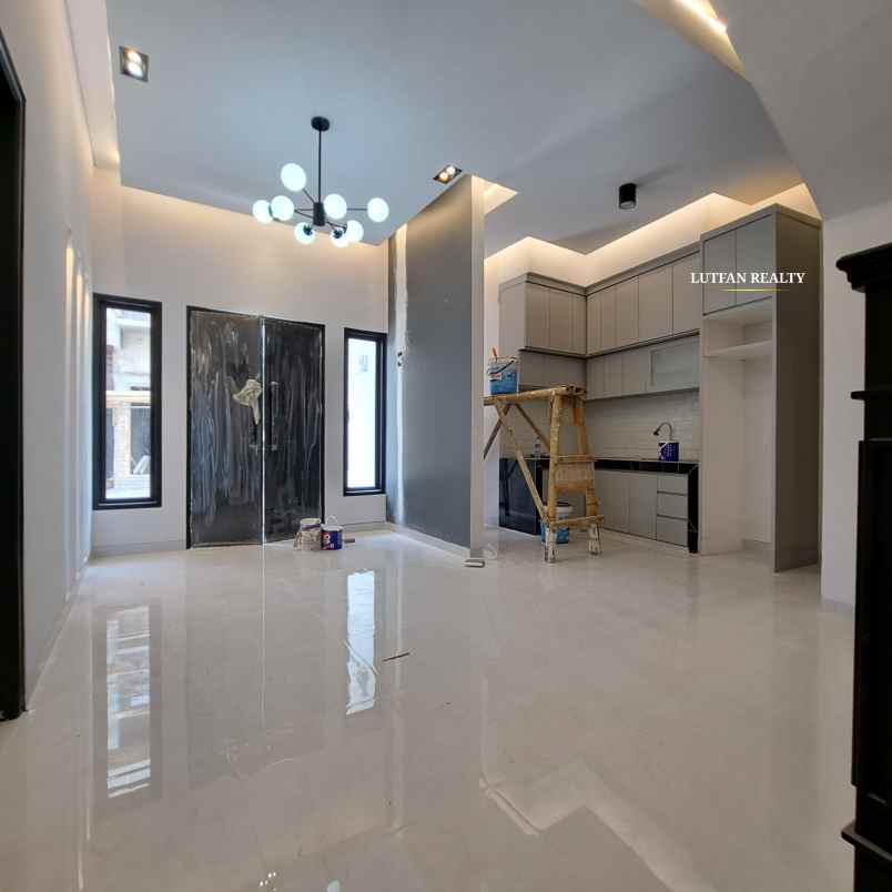 rumah pejaten timur dalam cluster