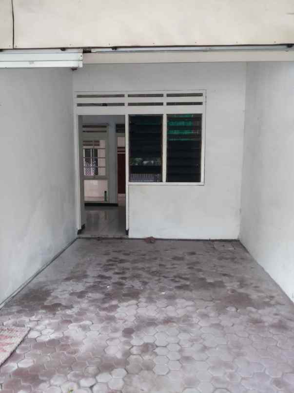 rumah rungkut mapan hadap utara