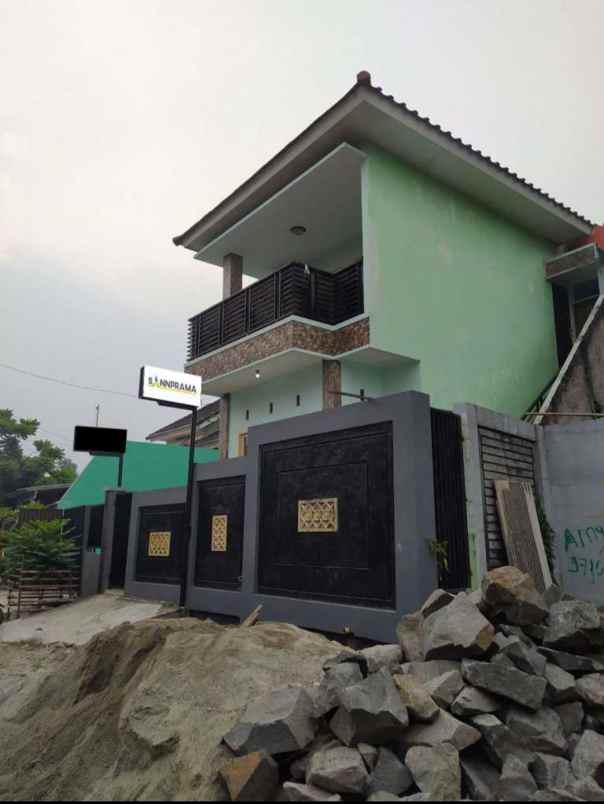 rumah second 1 6 m di perumahan maharaja depok