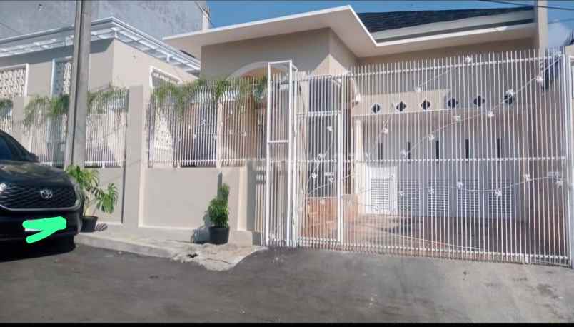 rumah second renov di perumahan cinere depok