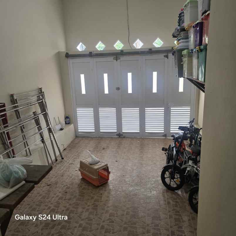 rumah second renov di perumahan cinere depok