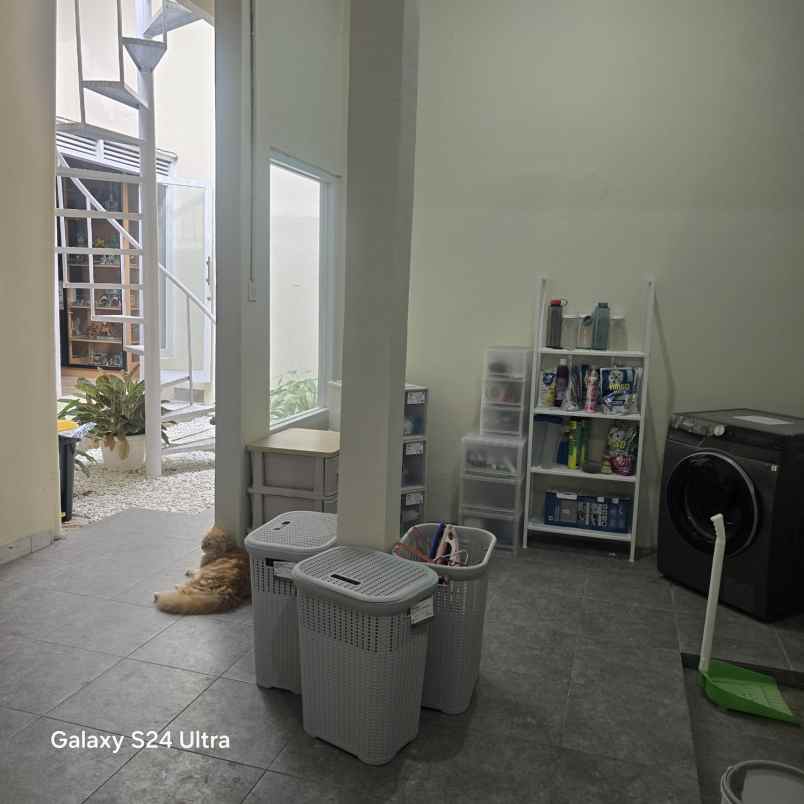 rumah second renov di perumahan cinere depok