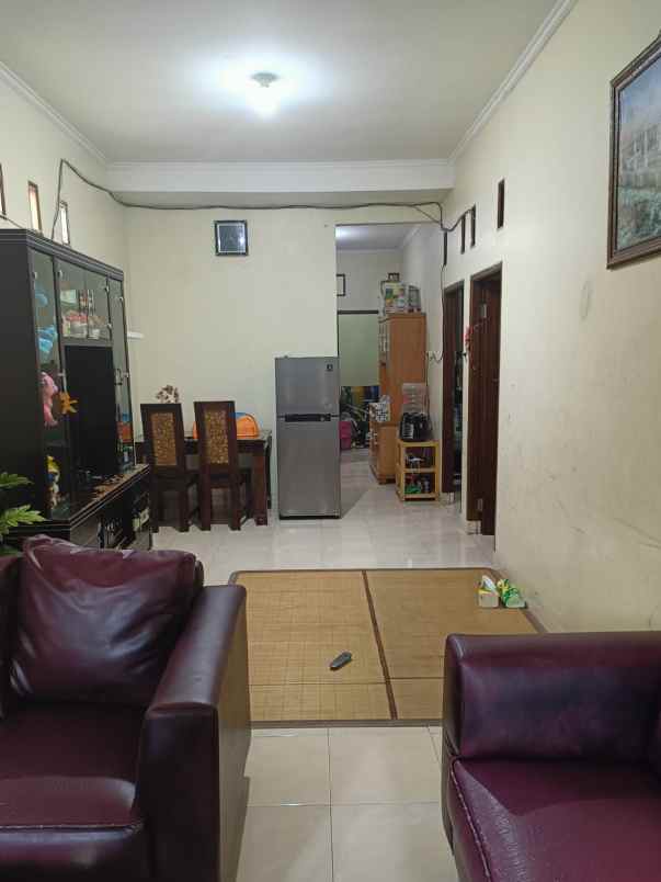 rumah second sangat layak huni di beji depok