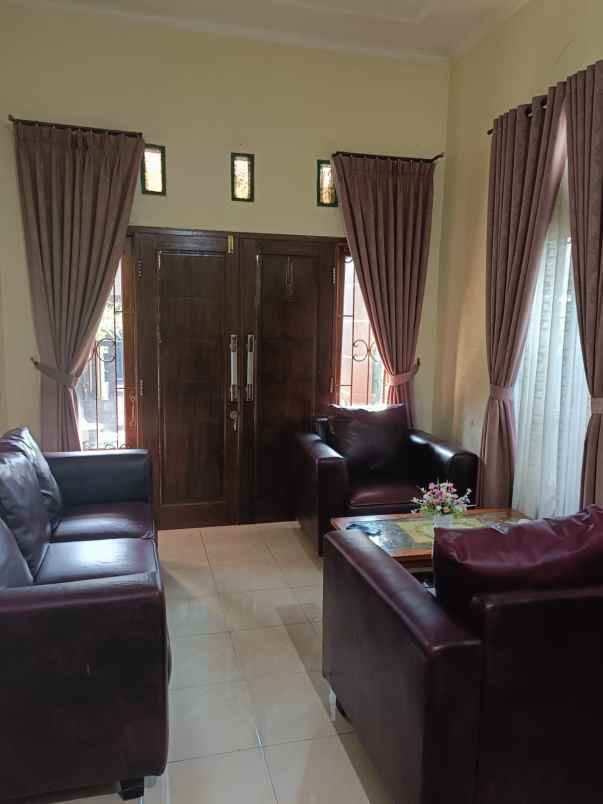 rumah second sangat layak huni di beji depok