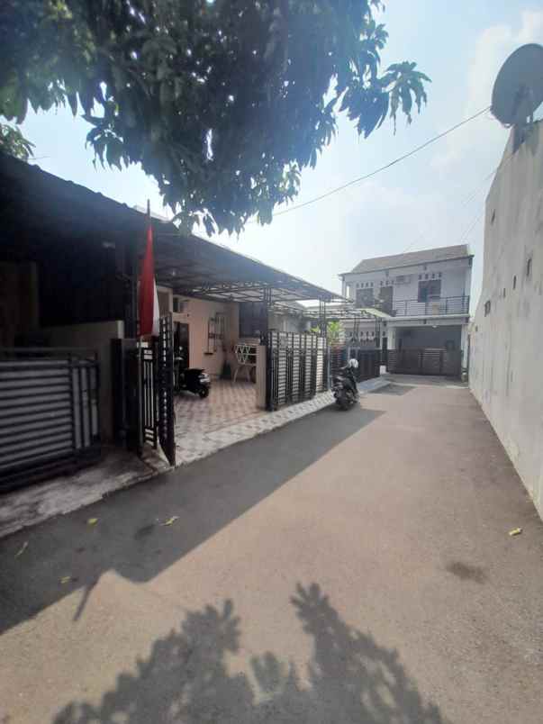 rumah secondary di bintara bekasi barat