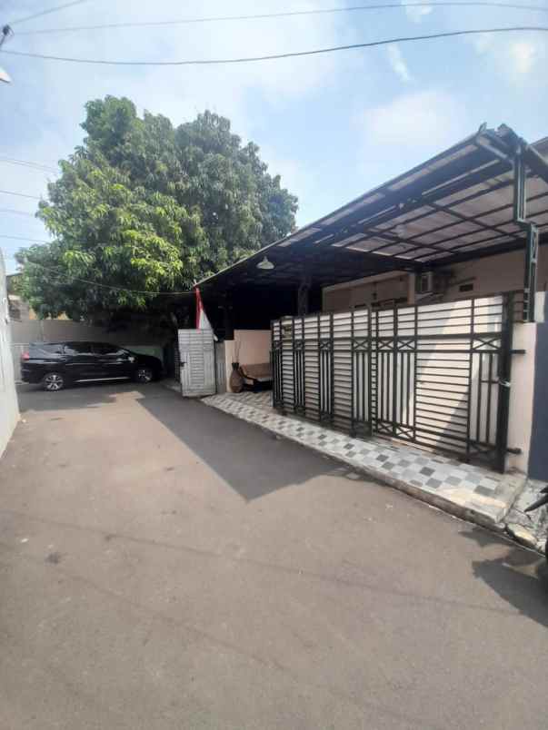 rumah secondary di bintara bekasi barat