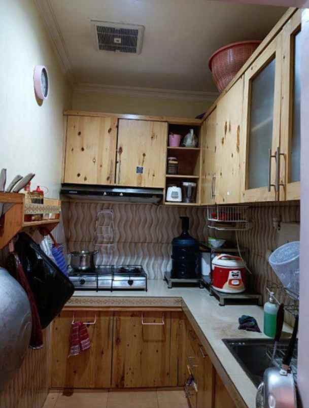 rumah semi furnished 2 lantai di dukuh zambrud bekasi