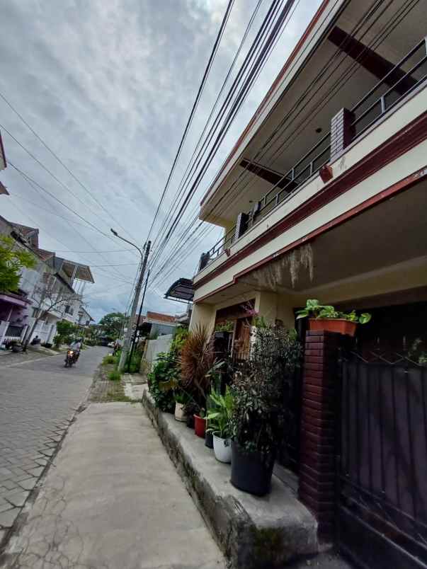 rumah siap huni 2 lantai lokasi di sawojajar 1