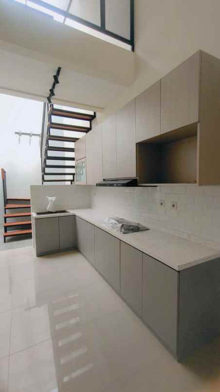 rumah siap huni dalam perumahan kencana loka bsd