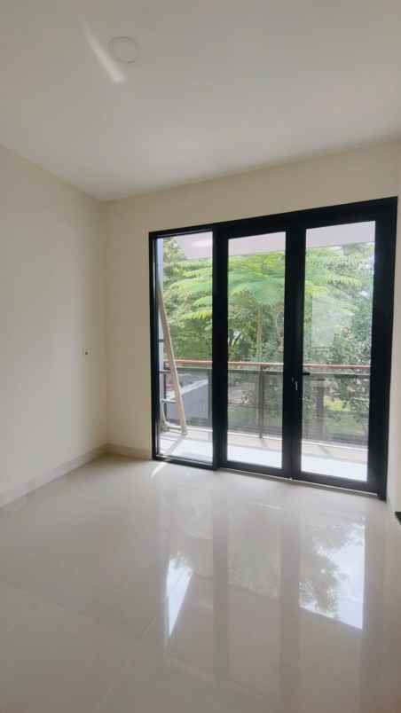 rumah siap huni dalam perumahan kencana loka bsd