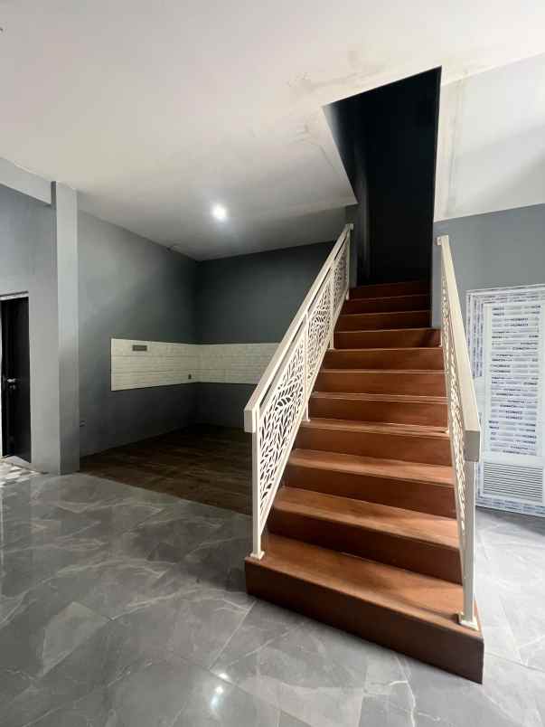 rumah siap huni dekat lrt cikunir 1 jatibening