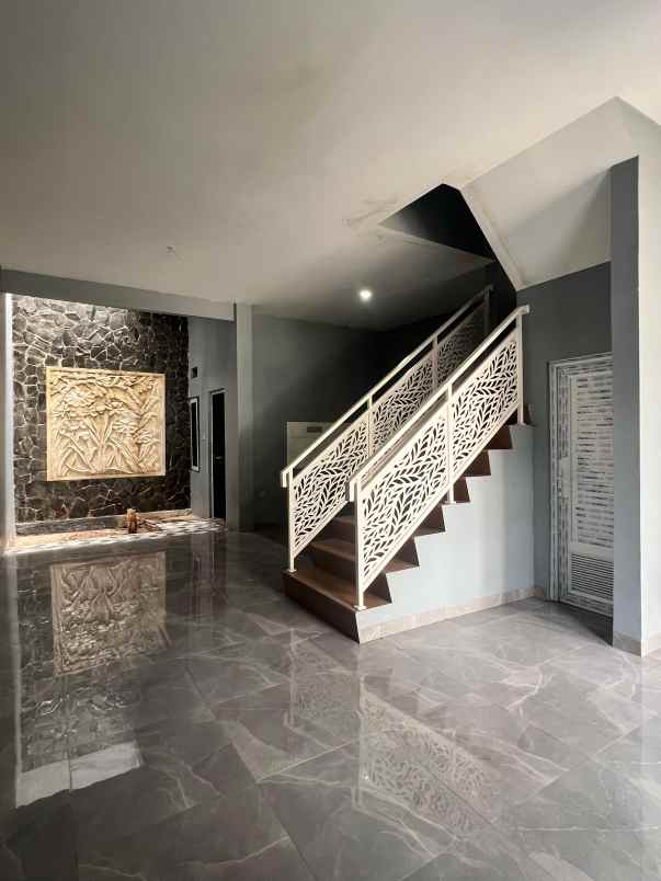 rumah siap huni dekat lrt cikunir 1 jatibening