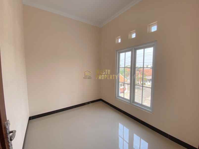 rumah siap huni di lingkungan tenang dan berkembang