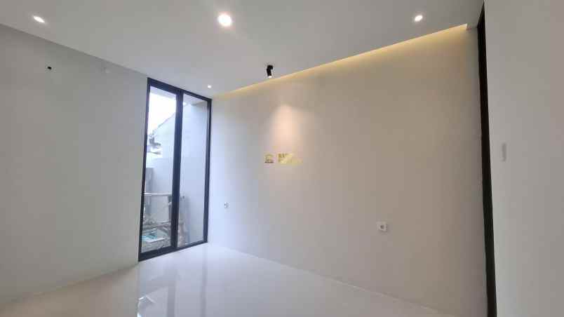 rumah siap huni open space timur jalan kaliurang km 14