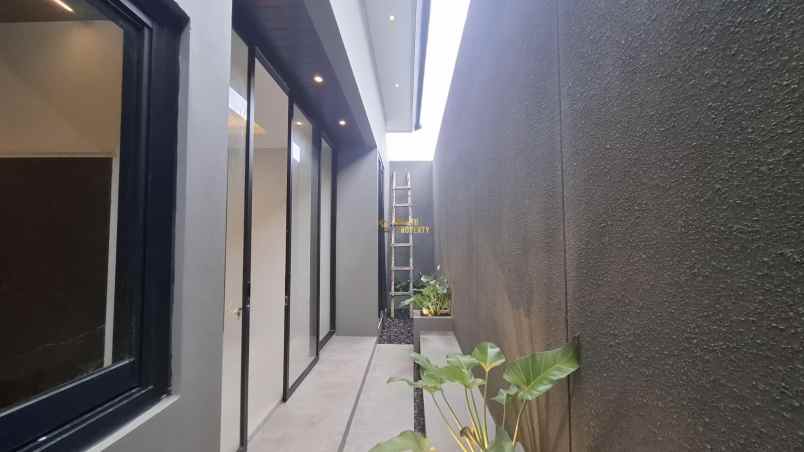 rumah siap huni open space timur jalan kaliurang km 14