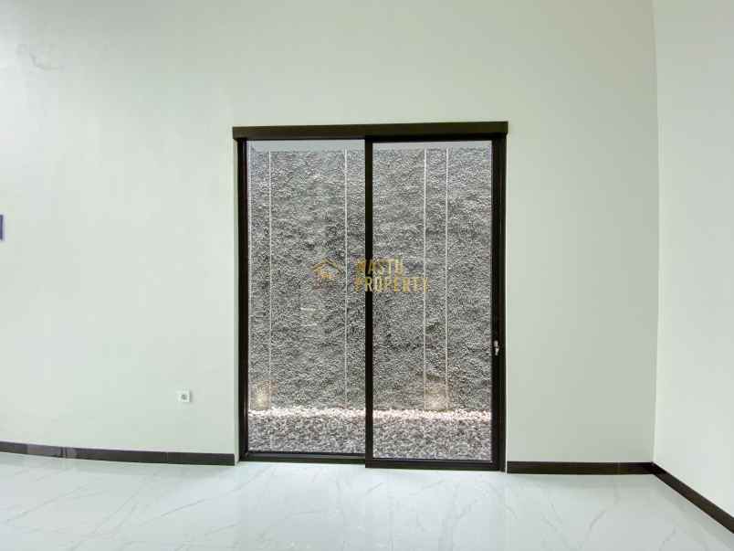 rumah siap huni terbaik di ngaglik open space