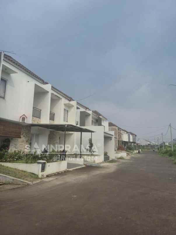 rumah strategis 3 kt di jalan parung ciputat