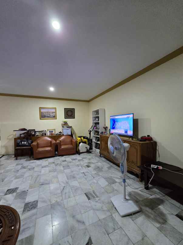 rumah strategis di utan kayu matraman jaktim