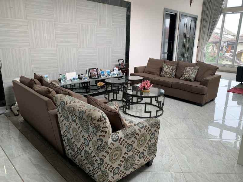 rumah sumagung kelapa gading